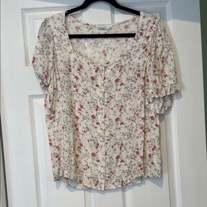 Elodie Cream Ruffled Blouse with Short Sleeves